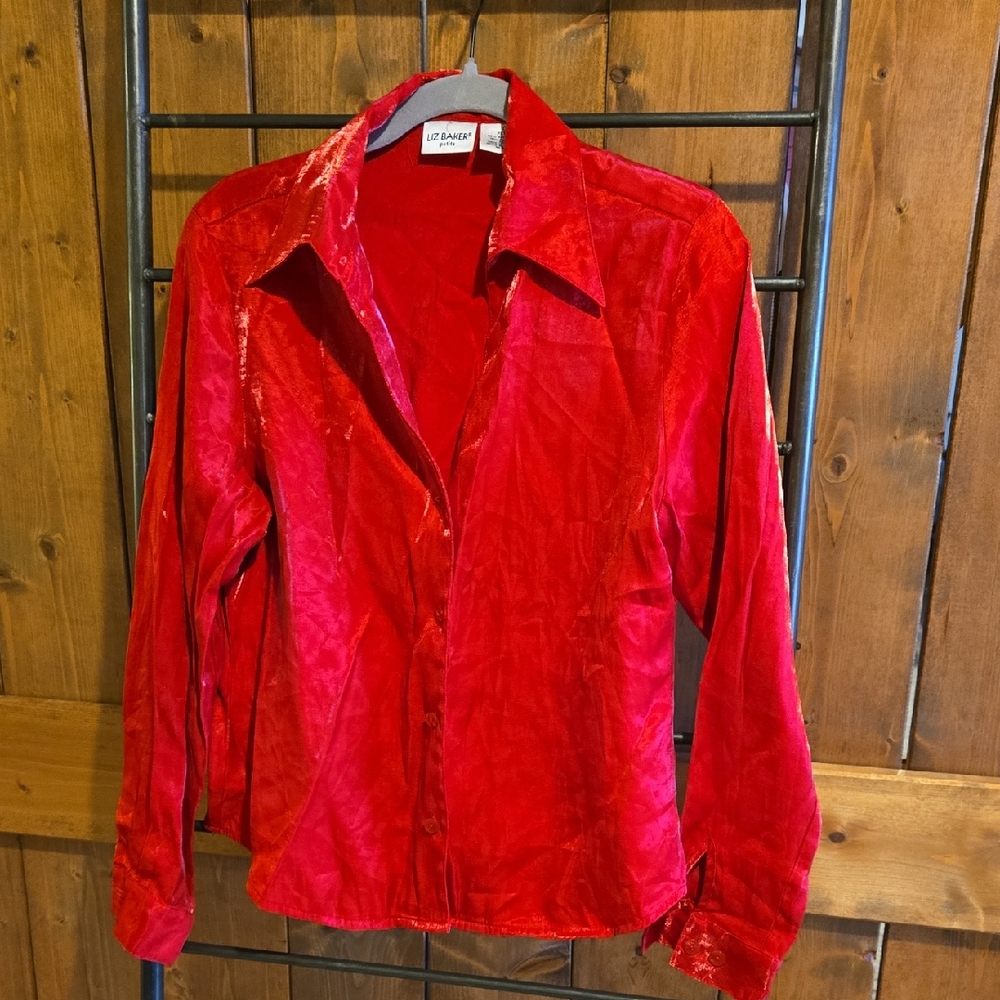 Liz Baker Vibrant Red Sparkly Button-Down Shirt